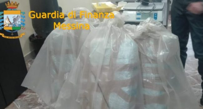 Catanese preso a Messina con 30 chili di marijuana