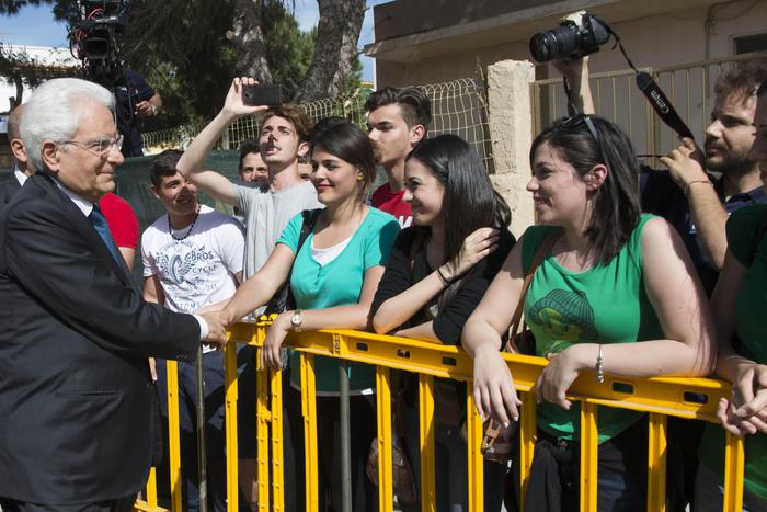 Migranti, Mattarella: " Lampedusa il volto migliore dell'Europa"