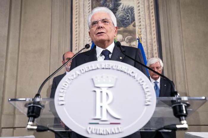 Crisi di governo, Mattarella dà qualche giorni di tempo ai partiti: martedì nuove consultazioni