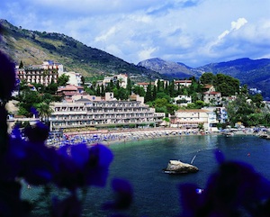 Taormina, due alberghi della Finaria verranno gestiti da Alpitour