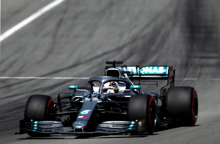 Formula 1, doppietta Mercedes in Spagna: continua il flop Ferrari