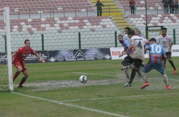 Il Messina fa la partita, ma il Catania vince il derby in rimonta ( 1 - 2 ) Risultati e classifica di Lega Pro