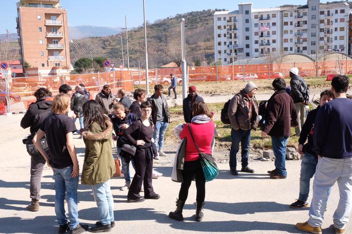 "Prendo casa", 50 persone occupano il cantiere della metro di Cosenza