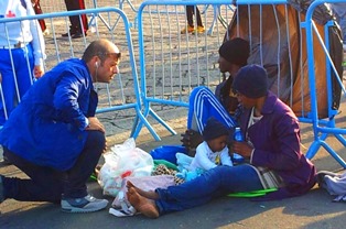 Sbarcati a Catania quasi 400 migranti, solo 16 minorenni restano nel capoluogo etneo