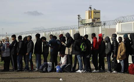Migranti, sbarco a Reggio Calabria: denunciati due presunti scafisti