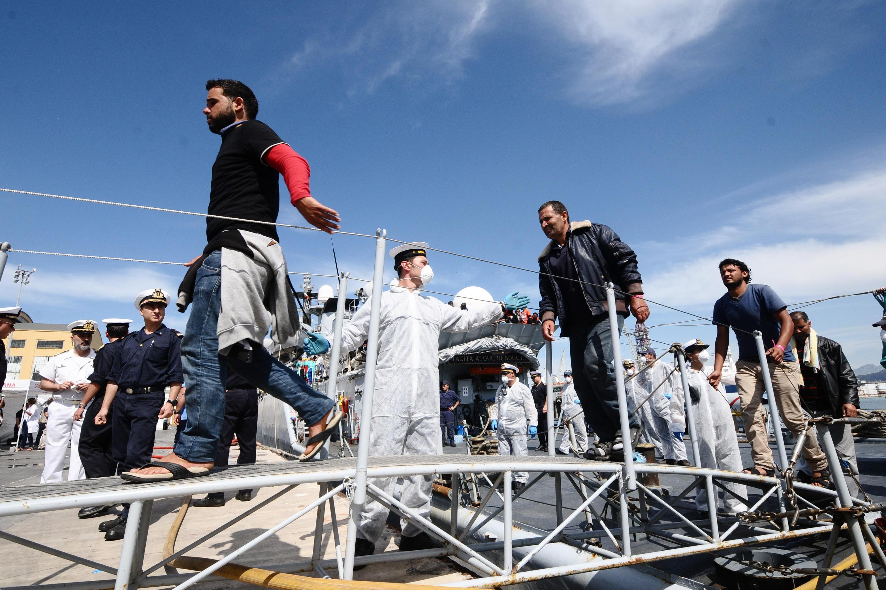 Migranti, ancora sbarchi in Sicilia: a Trapani arrivati in 303