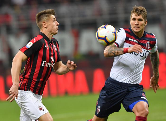 Il Milan supera a fatica il Bologna e si rimette in corsa per la zona Champions