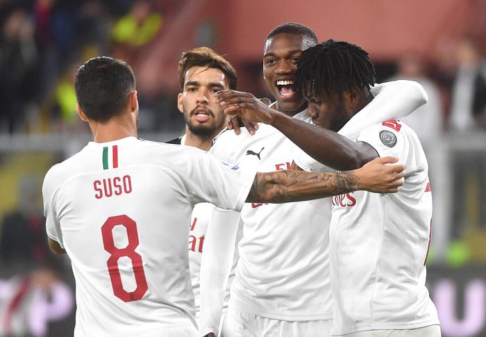 Il Milan supera il Genoa in rimonta e salva la panchina al tecnico Giampaolo
