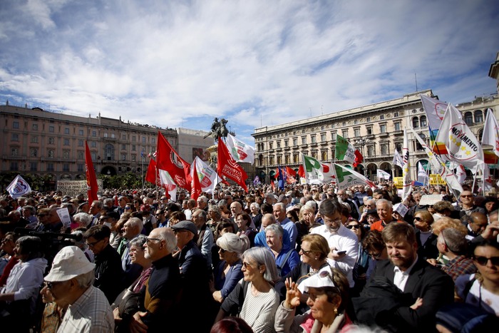 Milano, migliaia in piazza a difesa del servizio sanitario