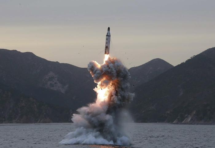 La Nord Corea pubblica le immagini del nuovo missile