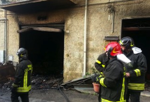 Tragedia nel Palermitano, scoppia incendio in casa: muoiono moglie e marito