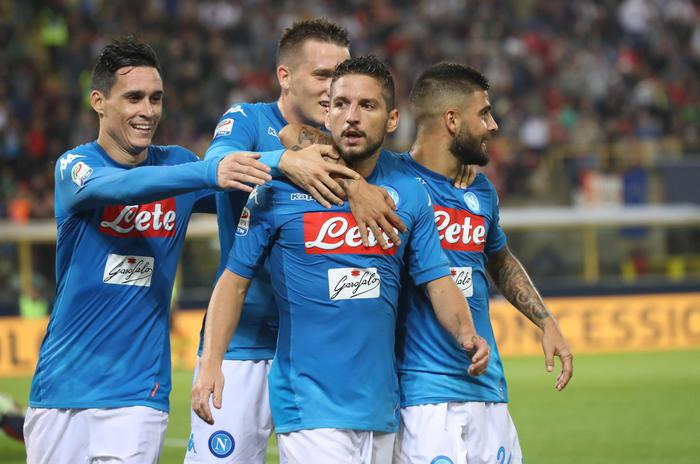 Napoli spettacolo vince anche a Bologna: è in vetta con Juve e Inter