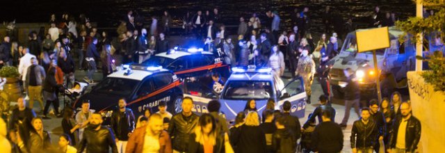 Dieci colpi di pistola nei luoghi della Movida di Napoli: panico tra la folla