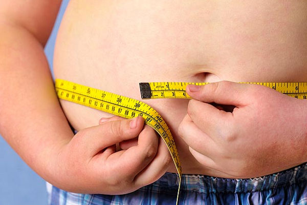 Obesità: allarme bimbi, in 40 anni decuplicati i casi di sovrappeso 