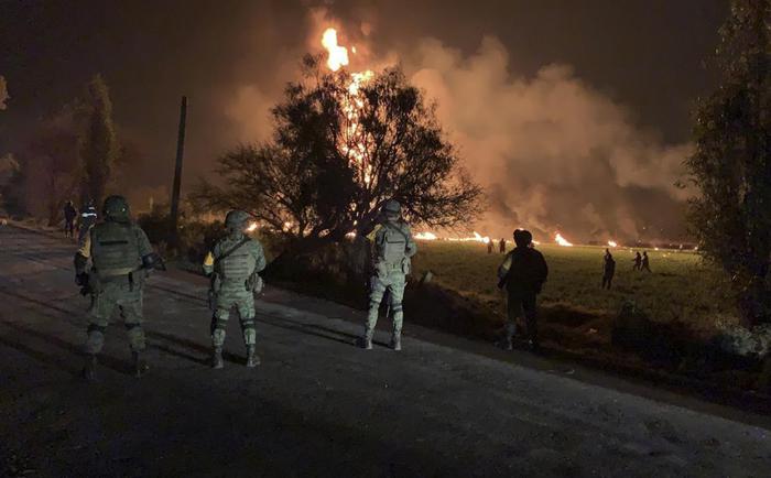 Esplosione oleodotto in Messico, morti saliti a 73