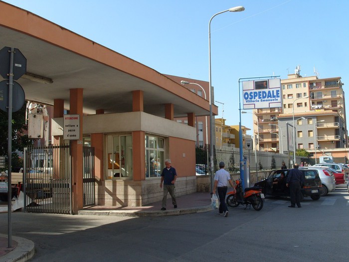 Provocazione del Pd: "Ospedale di Gela abbandonato, va chiuso"