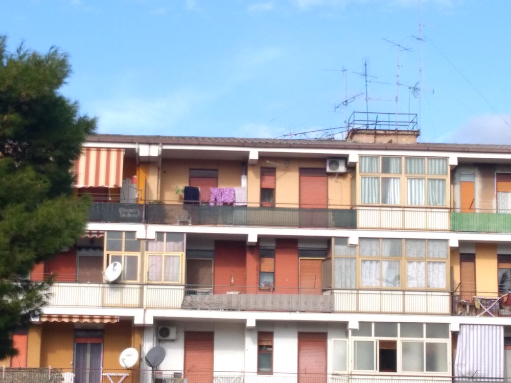 Catania, "nel quartiere Monte Po eternit sui tetti"