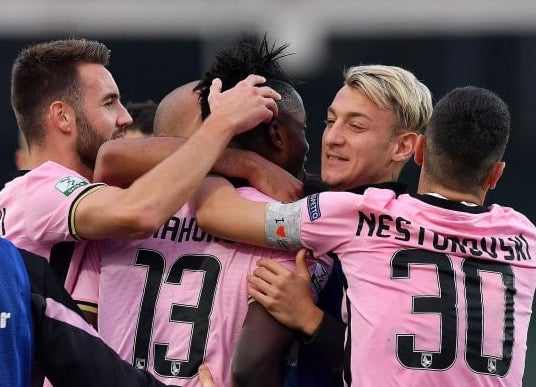 Il Palermo si scatena ad Avellino, con l'uomo in meno per un tempo fa tre gol