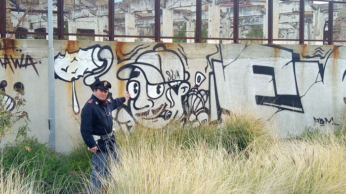 Palermo, disegnano graffiti alla stazione: due denunciati