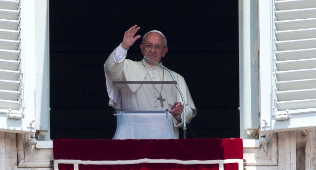 Papa Francesco: "Dio è nel migrante che tanti vogliono cacciare"