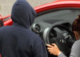 Noto, parcheggiatori abusivi minorenni: multe per tremila euro