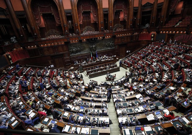 La Camera approva la riduzione dei parlamentari, votano sì M5s, Lega, Fi e Fdi