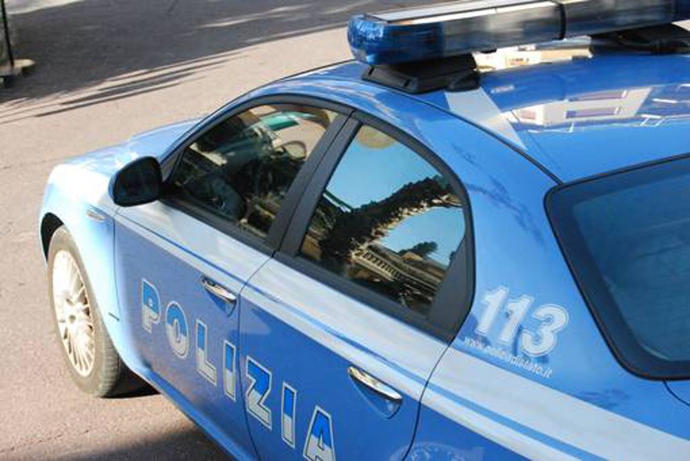 Catania, non si ferma all'alt della Polizia: arrestato 32enne