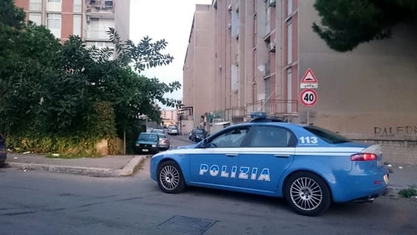 Strada contromano con l'auto e sfida agenti: arrestato a Palermo