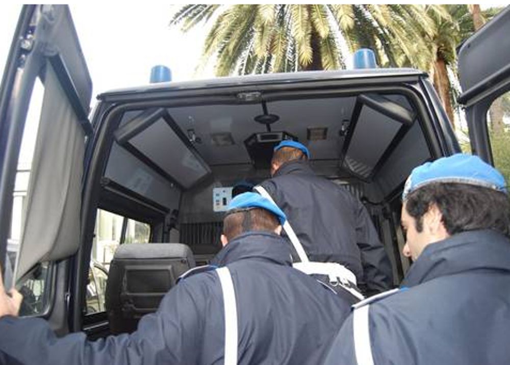 Aggrediti 4 agenti penitenziari in un ospedale di Catania