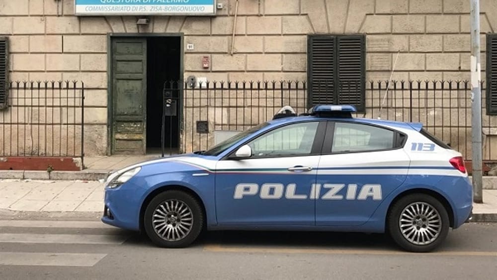 Estorce soldi a madre e zia per comprarsi la droga: arrestato a Palermo