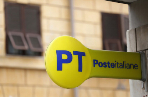 Palermo, si finge un dirigente di Poste e vende falsi posti di lavoro