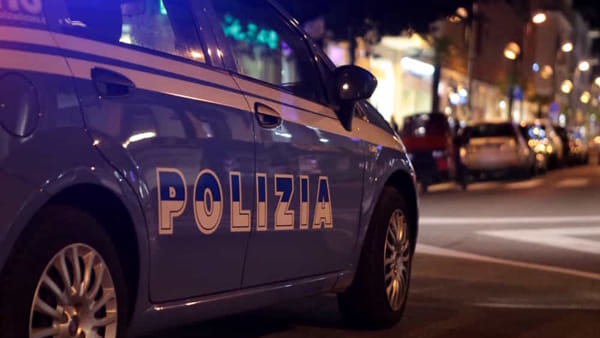 Rapinatori in una tabaccheria a Palermo, picchiato dipendente