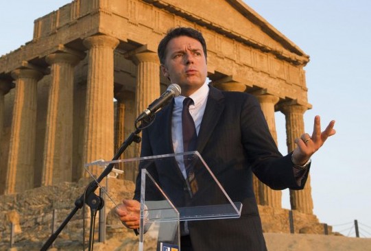 Pd, rinviata direzione del partito in Sicilia: si aspetta l'arrivo di Renzi