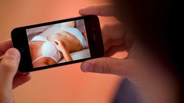 Revenge porn, pubblica le foto osè della ex: denunciato a Catania