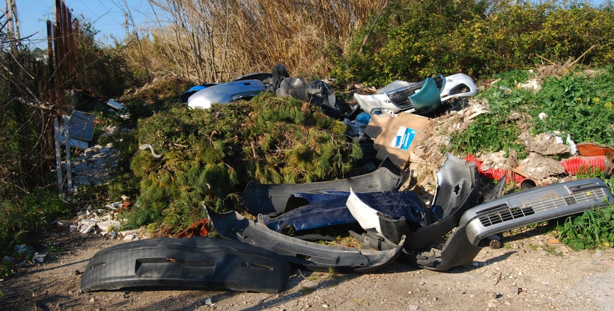 Siracusa, smaltimento illecito di rifiuti speciali: denunciato