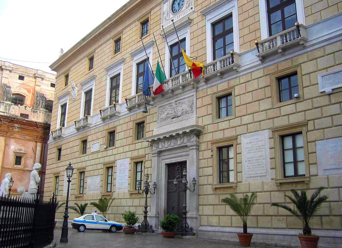 Assunzioni fittizie per i rimborsi del Comune: sequestro di soldi a Palermo