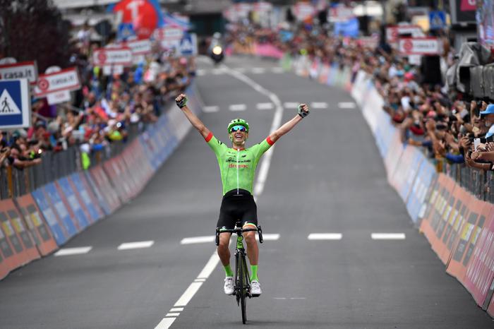 Ciclismo, Nibali non fa il bis a Canazei: la tappa la vince il francese Rolland