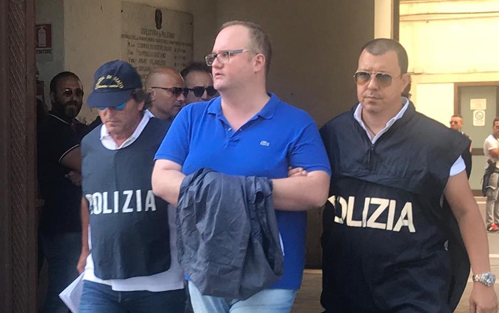Il blitz polizia - Fbi: concessi gli arresti in casa al sindaco di Torretta