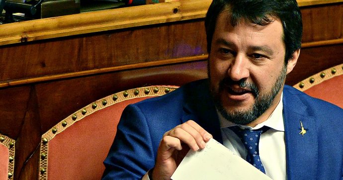 Migranti, Salvini (Lega) ha copia di contatti con Palazzo Chigi
