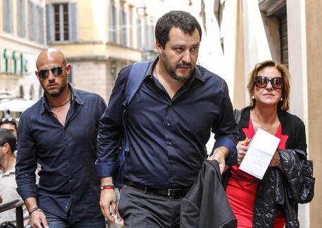 Governo: Salvini a Roma, salta il comizio in Lombardia