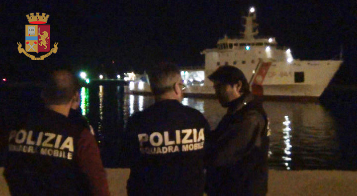 Migranti, presunto scafista preso a Pozzallo, la polizia: "Oltre 70 morti"