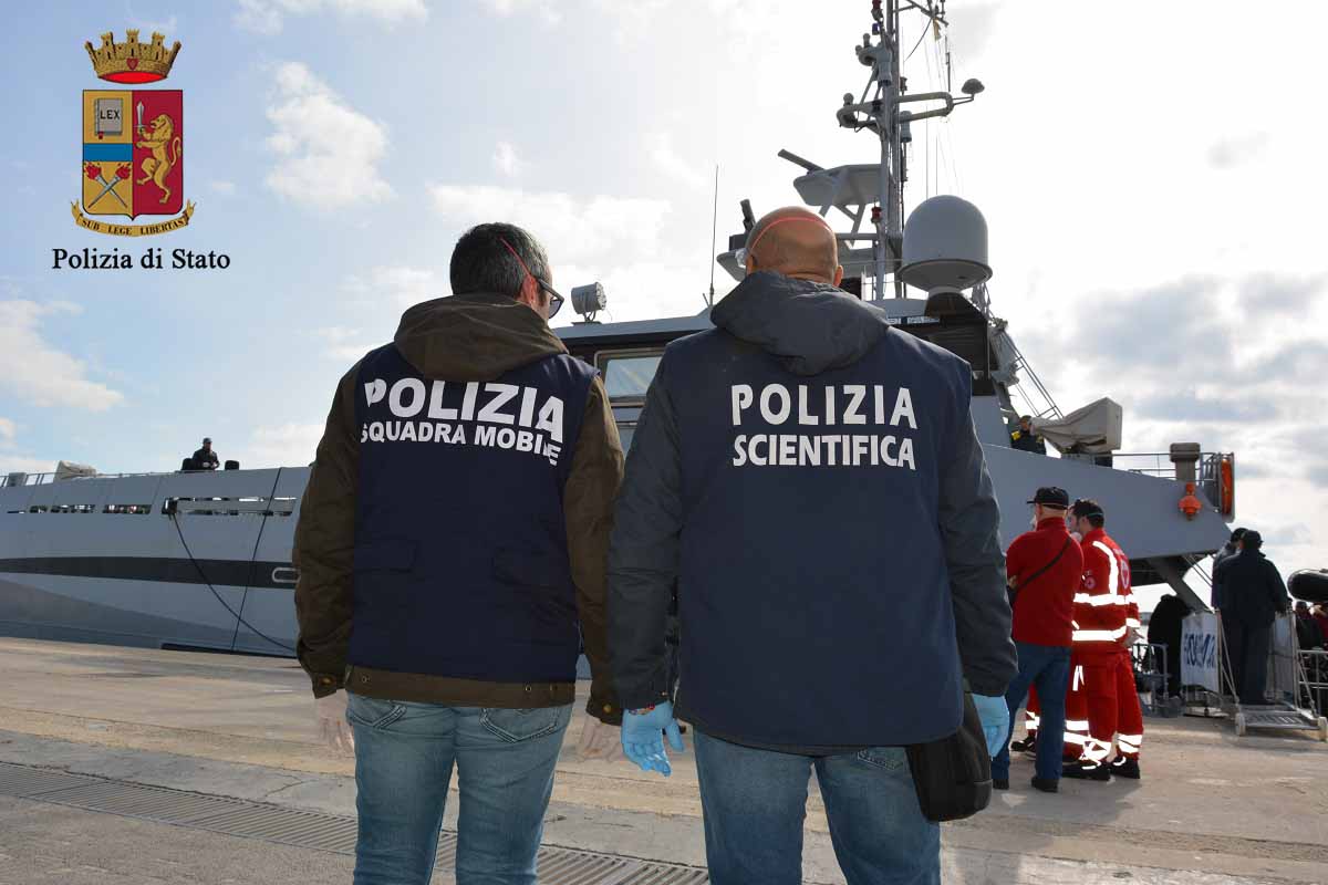 Sbarco di migranti a Pozzallo, fermati tre presunti scafisti tunisini