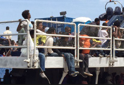 Immigrazione, 121 profughi sbarcano a Messina