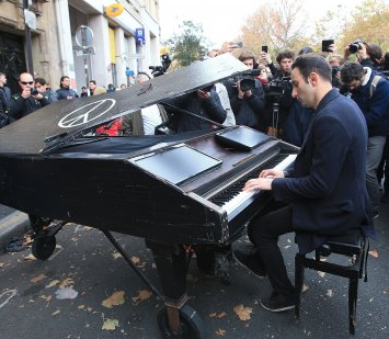 Il pianista che ha suonato "Image" a Parigi ha origini nissene