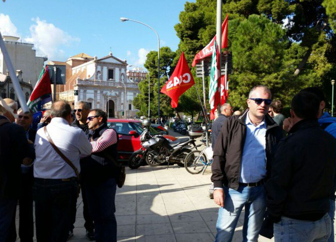 Ast senza vertice a Palermo, organizzato un sit-in: protestano i lavoratori 
