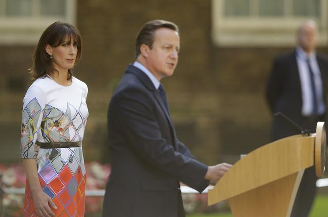 Gb, Cameron annuncia dimissioni per ottobre: borse nel panico