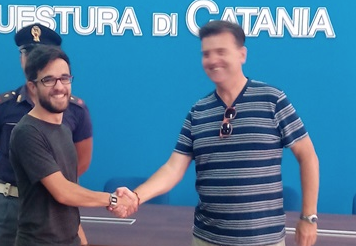 Catania, studente  trova portafogli coi soldi e lo porta alla polizia