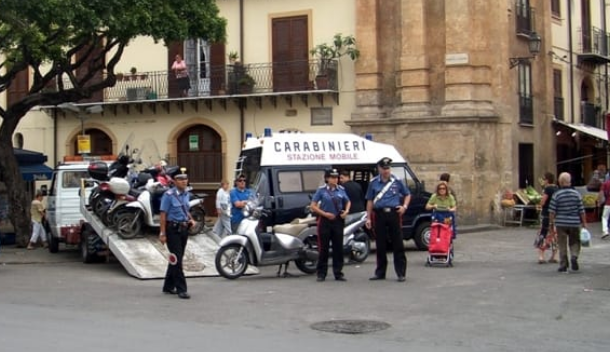 Palermo, si era allacciato alla rete pubblica: preso per furto di energia