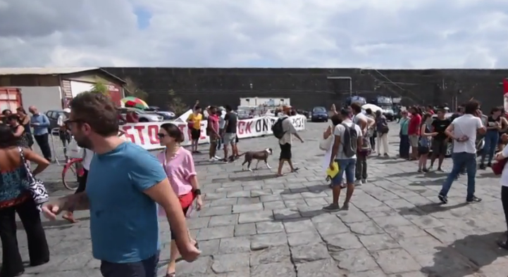 "Ministri assassini", monta la protesta al porto di Catania