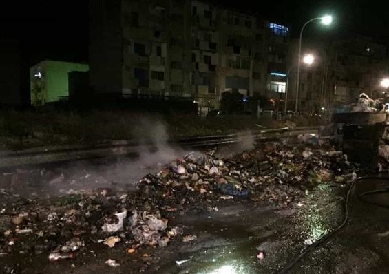 Palermo invasa dalla spazzatura: nel capoluogo roghi di rifiuti